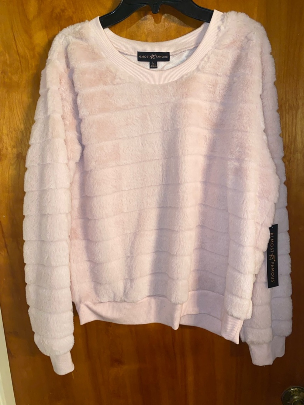 Almost Famous pink faux-fur ssweatshirt with a ribbed crew neckline. NWT SZ L - Picture 6 of 6